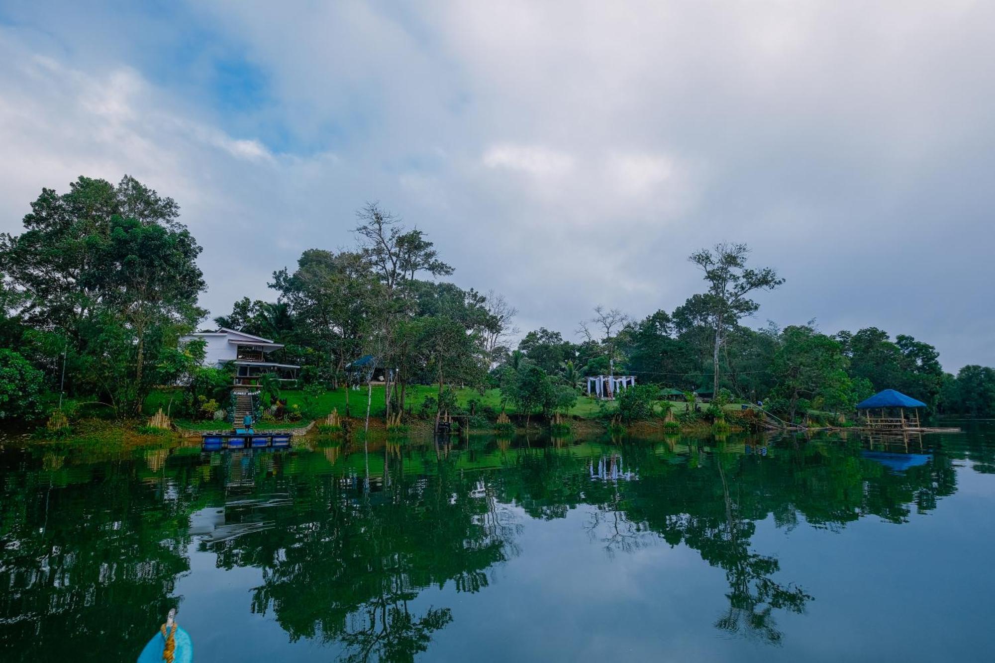 Almost Heaven Lake Resort By Cocotel Cavinti Eksteriør bilde